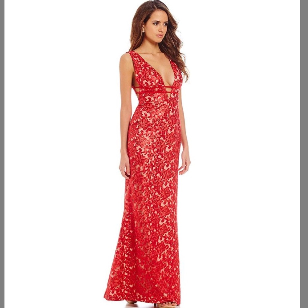 Gorgeous Gianni Bini Red Embroidered dress